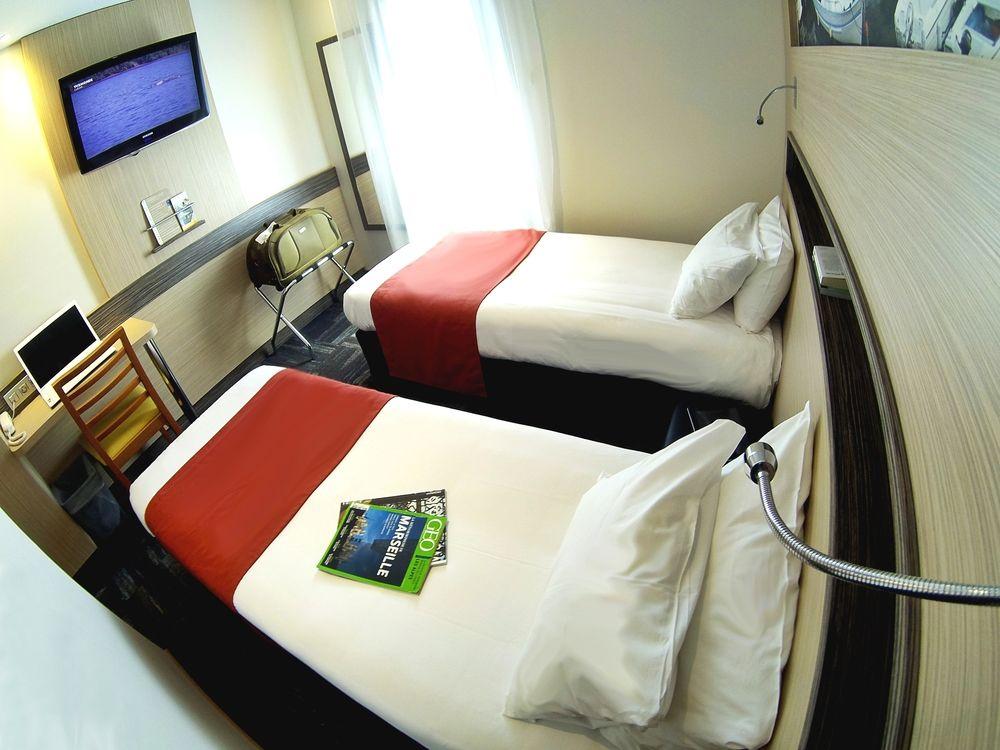 ויטרולה Greet Hotel Marseille Provence Aeroport מראה חיצוני תמונה