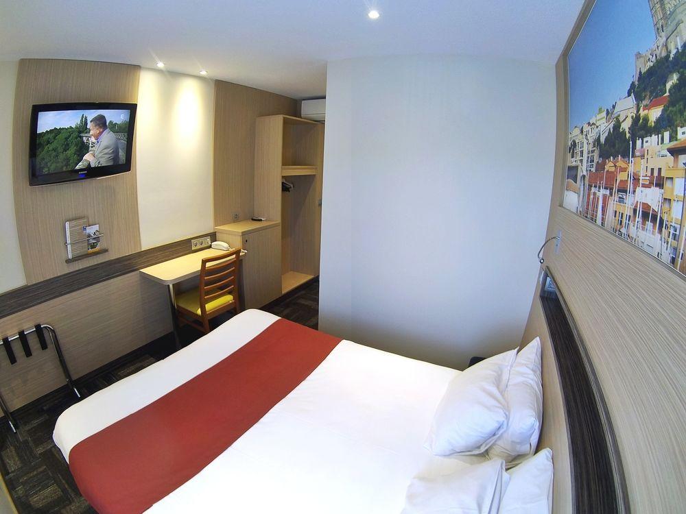 ויטרולה Greet Hotel Marseille Provence Aeroport מראה חיצוני תמונה