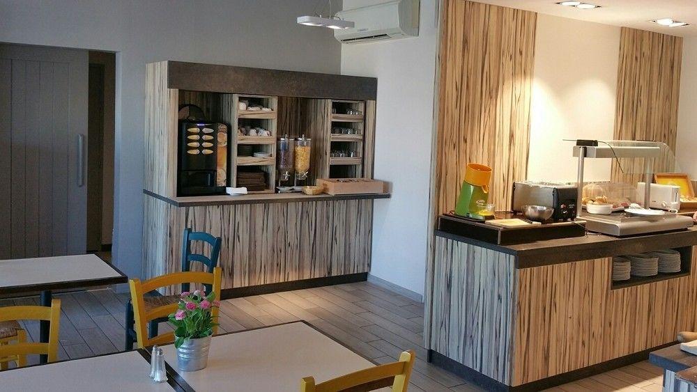 ויטרולה Greet Hotel Marseille Provence Aeroport מראה חיצוני תמונה