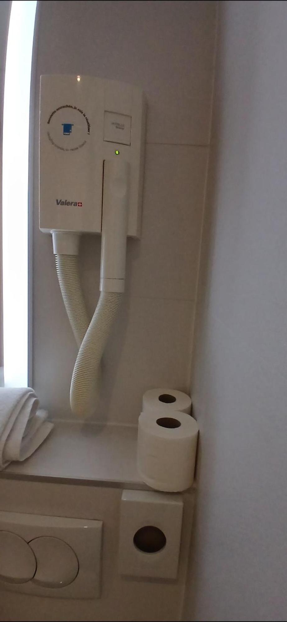 ויטרולה Greet Hotel Marseille Provence Aeroport מראה חיצוני תמונה
