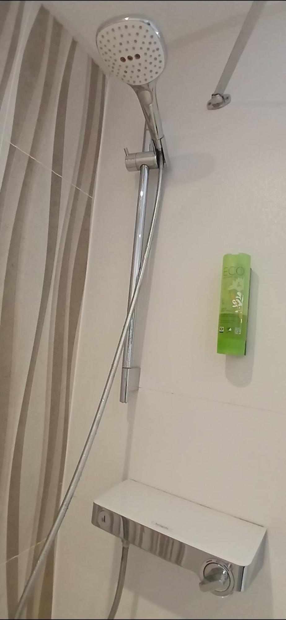ויטרולה Greet Hotel Marseille Provence Aeroport מראה חיצוני תמונה